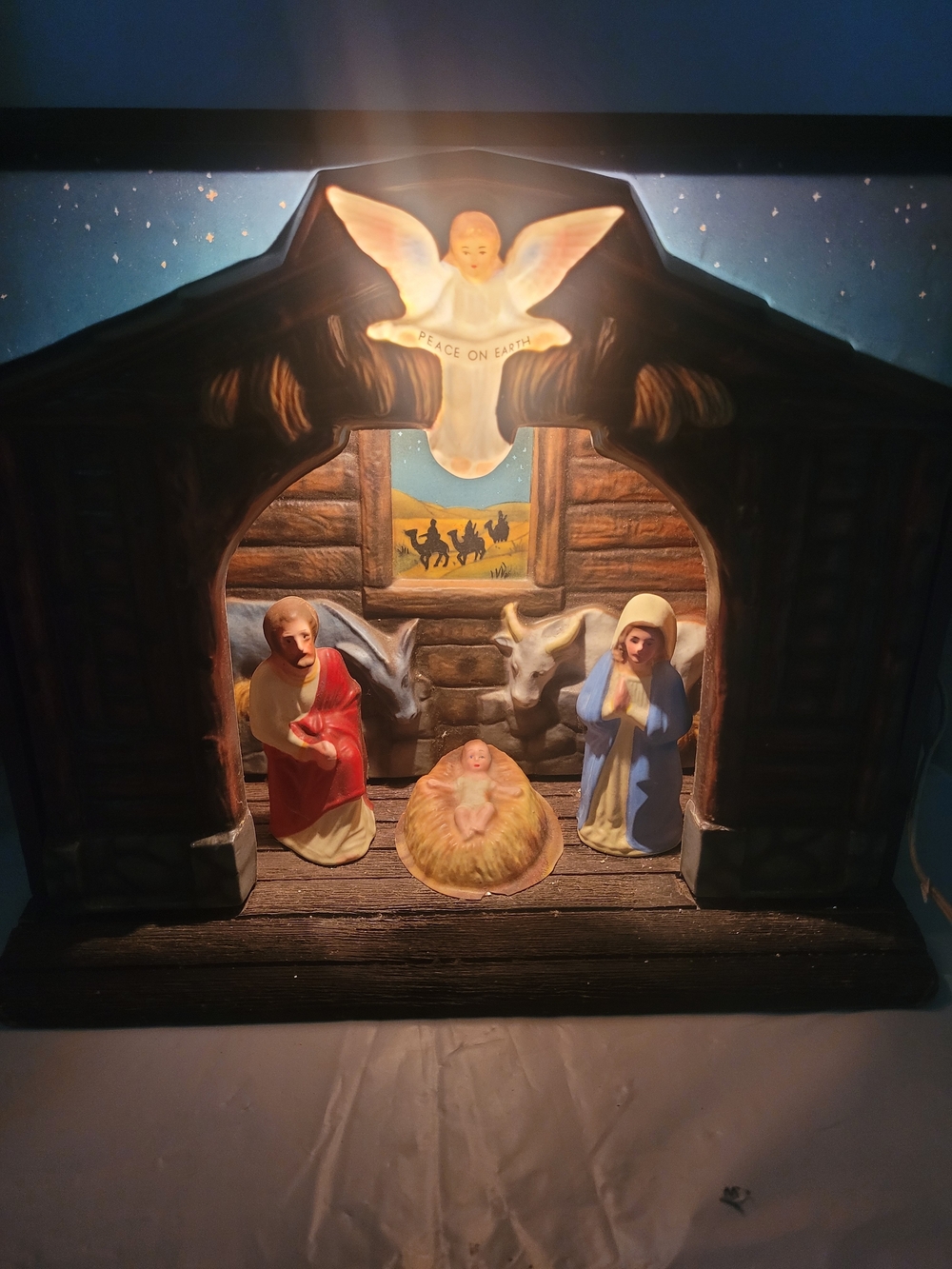 Vintage 1950s Royal Electric Nativity Winds Up And Plugs In